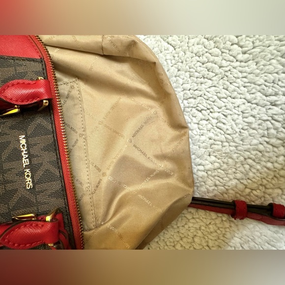 Michael Kors Ciara Medium Messenger Top Zip - Picture 10 of 11